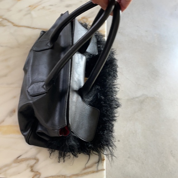 Beautifully soft leather curly sheepskin handbag - Picture 4 of 9
